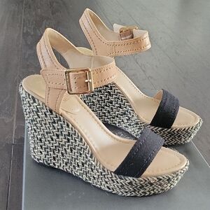 Vince Camuto Tan and Black Wedges with Geometric Pattern